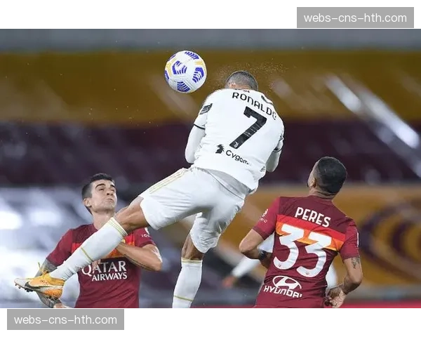 科隆赛前训练重点演练:五对五小型对抗,强化边路三角配合与下底传中